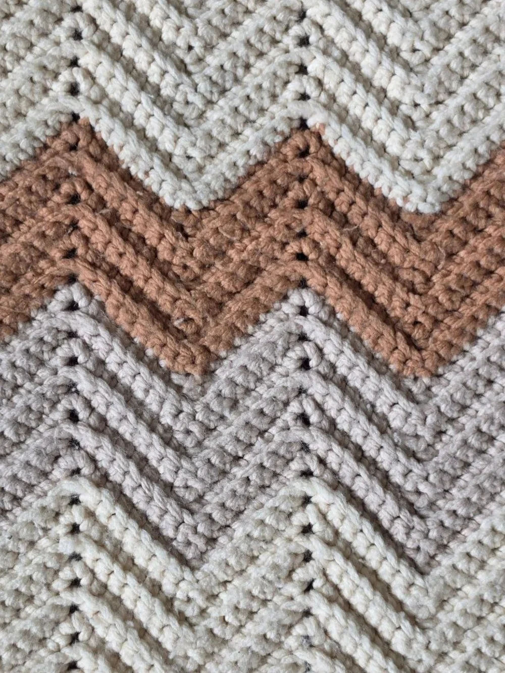 Vintage Handmade Western Crochet Afghan Blanket Fawn Beige Cream Subdued Chevron